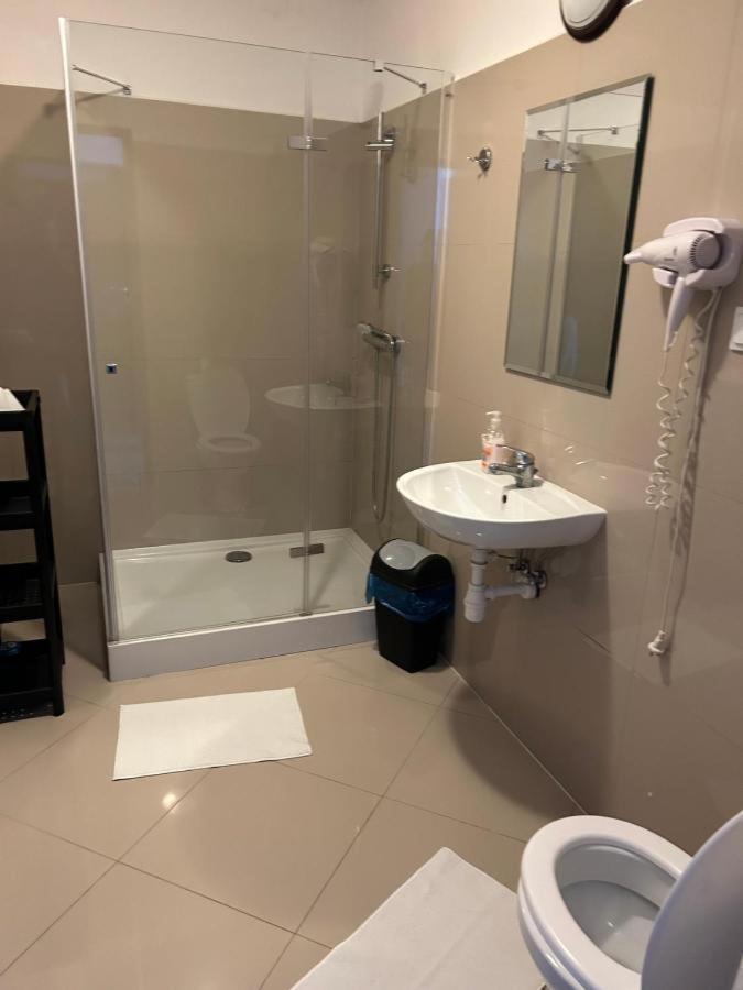 Hotel Bukowiec Легионово Екстериор снимка