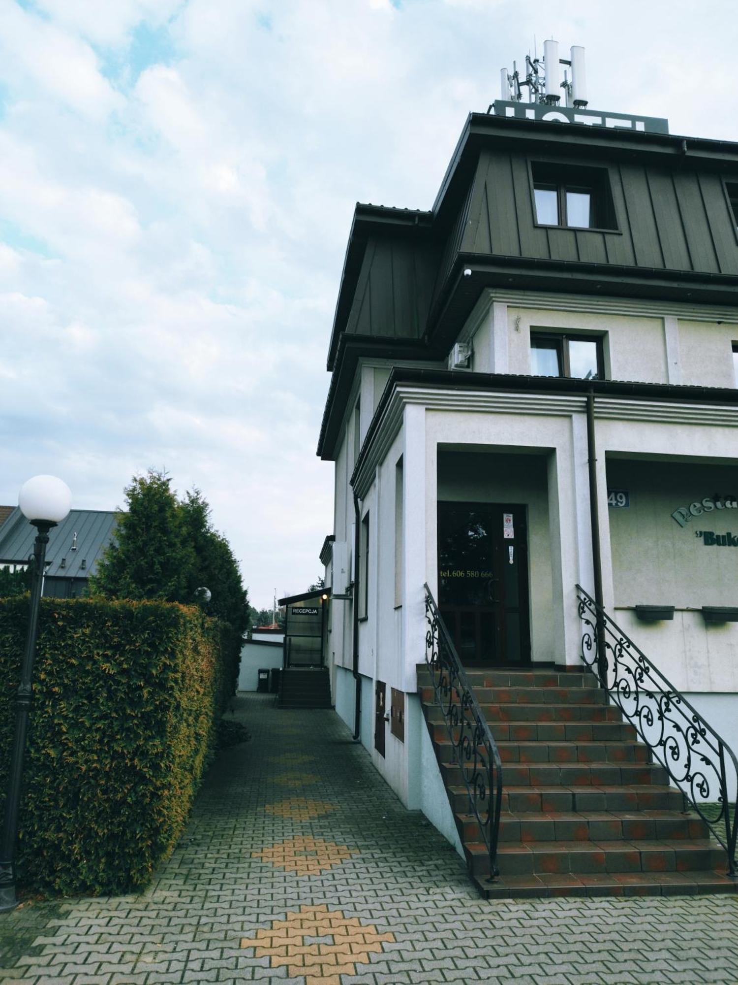 Hotel Bukowiec Легионово Екстериор снимка