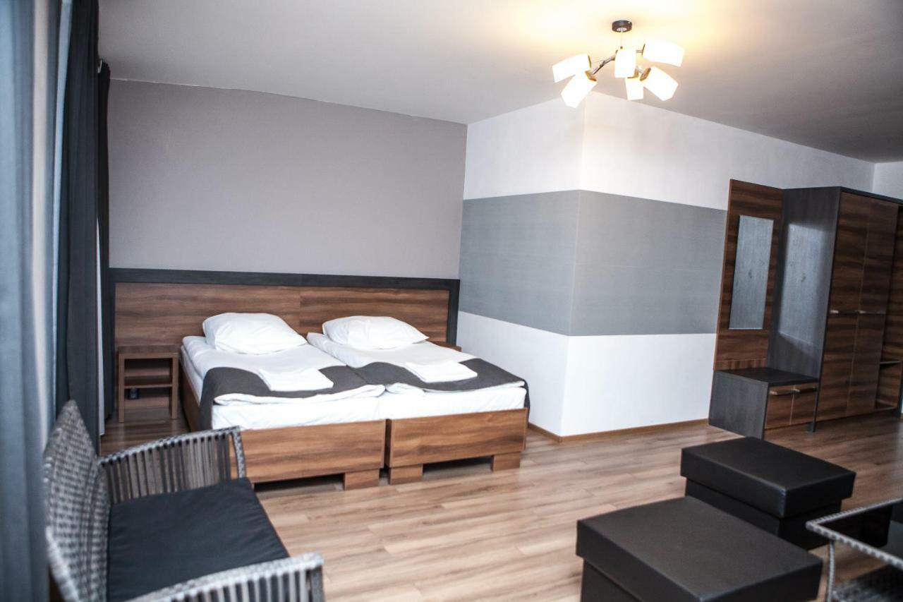 Hotel Bukowiec Легионово Екстериор снимка