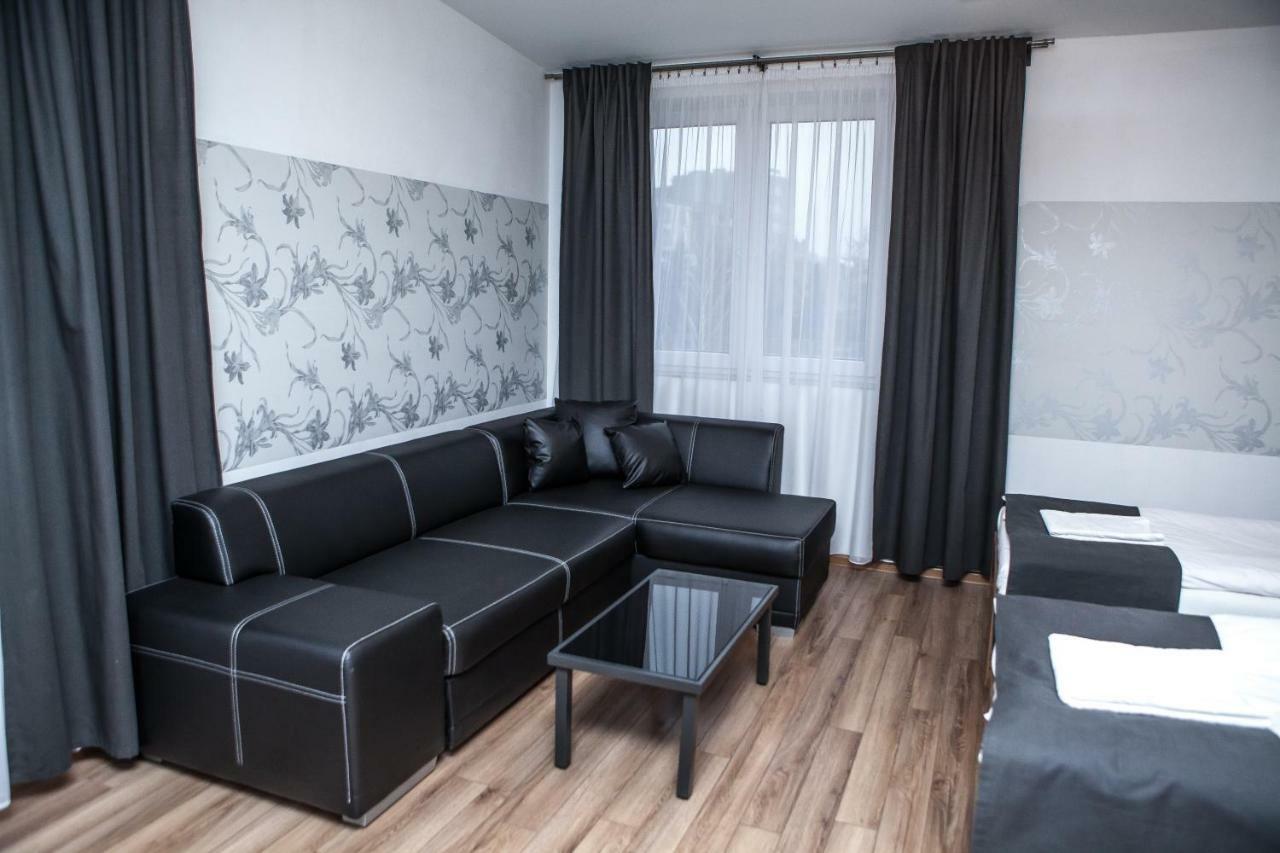 Hotel Bukowiec Легионово Екстериор снимка