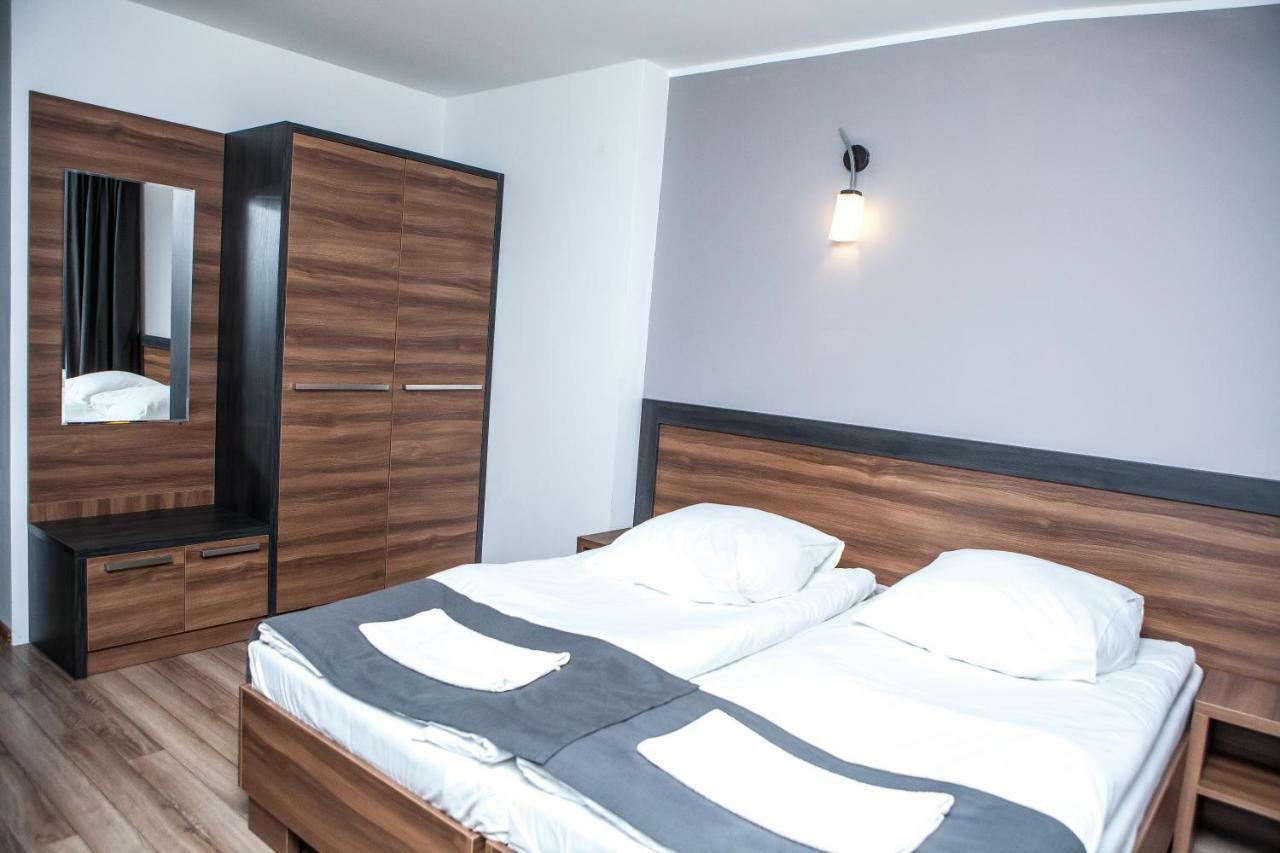 Hotel Bukowiec Легионово Екстериор снимка