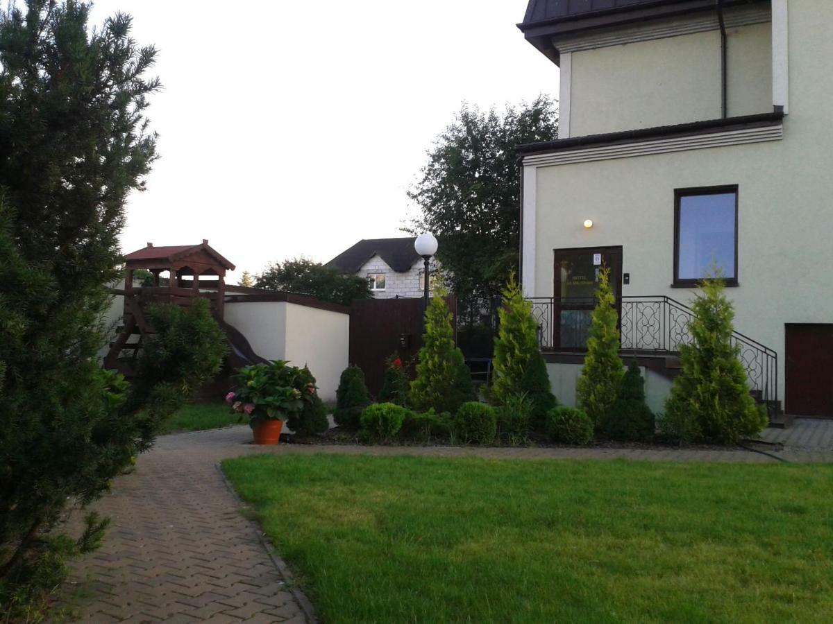 Hotel Bukowiec Легионово Екстериор снимка